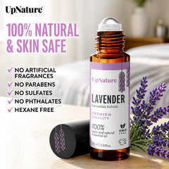 Persona sosteniendo UpNature roll on para llevar a todas partes