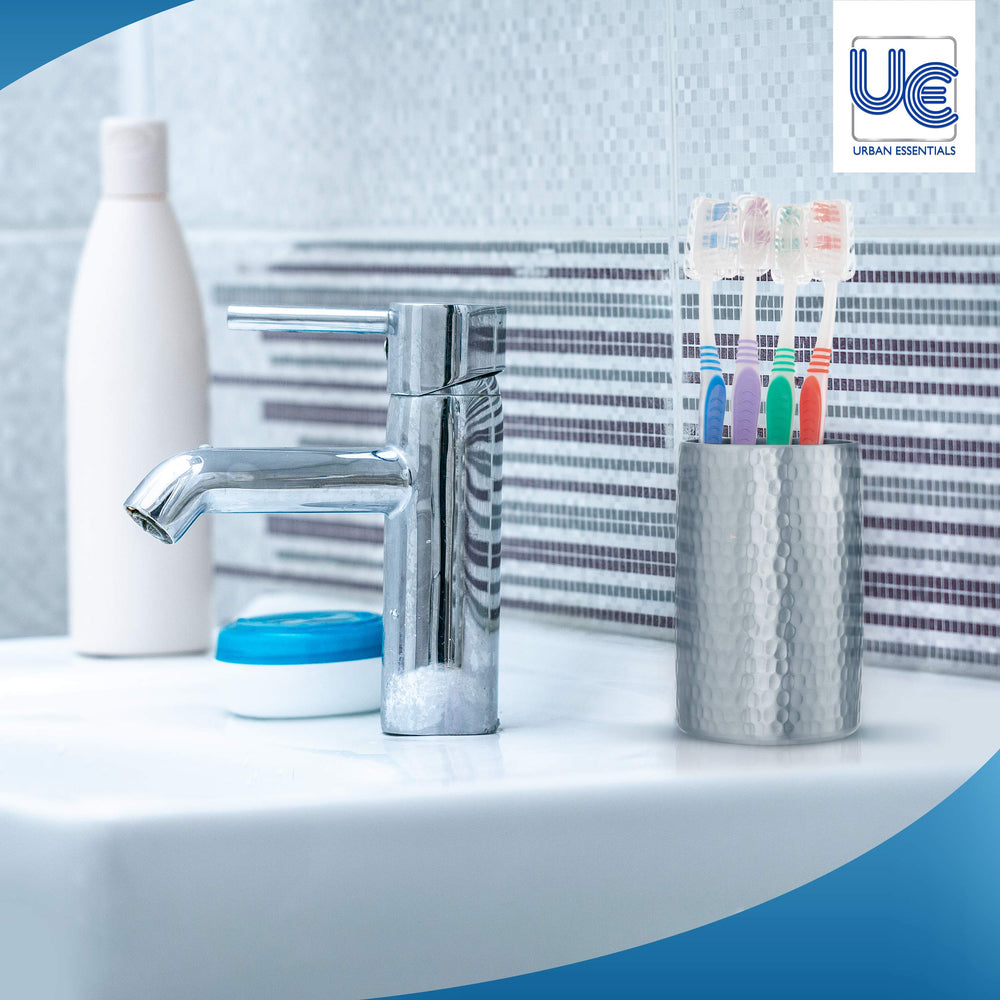 Urban Essentials cepillo con tapa protectora puesta, mantiene cerdas higiénicas