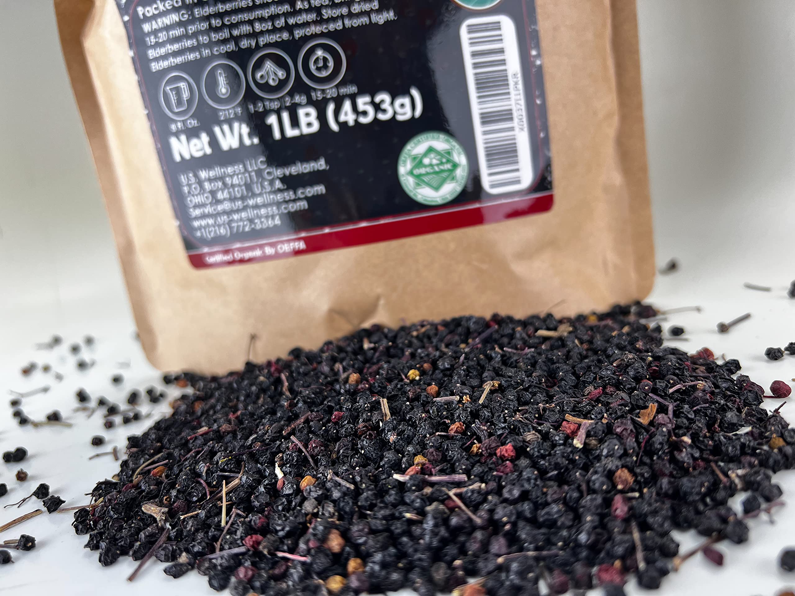 U.S. Wellness Naturals escena de cocina con ingredientes para infusión y conservas
