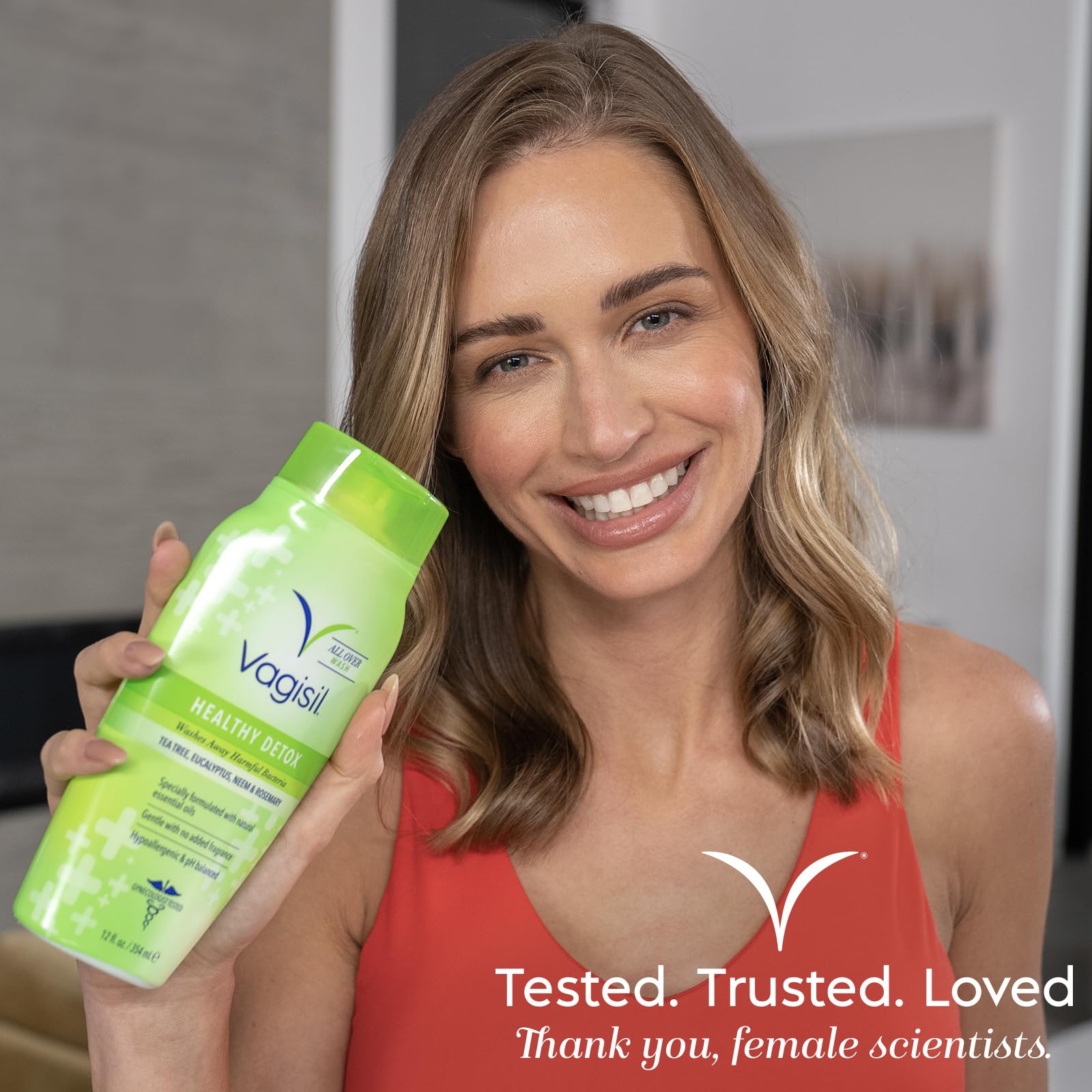 Vagisil laboratorio ingredientes mostrando aceites esenciales para cuidado natural