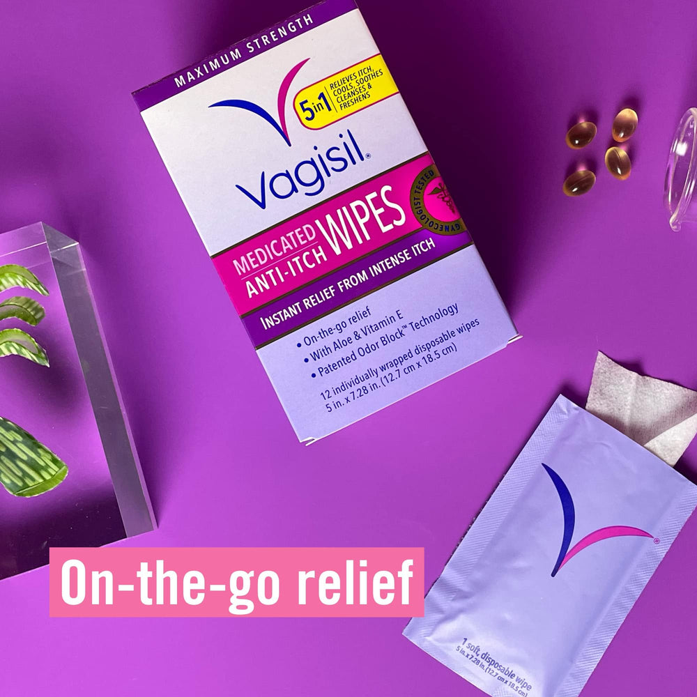 Toallitas Vagisil en un bolso, fácil transporte para alivio inmediato fuera de casa