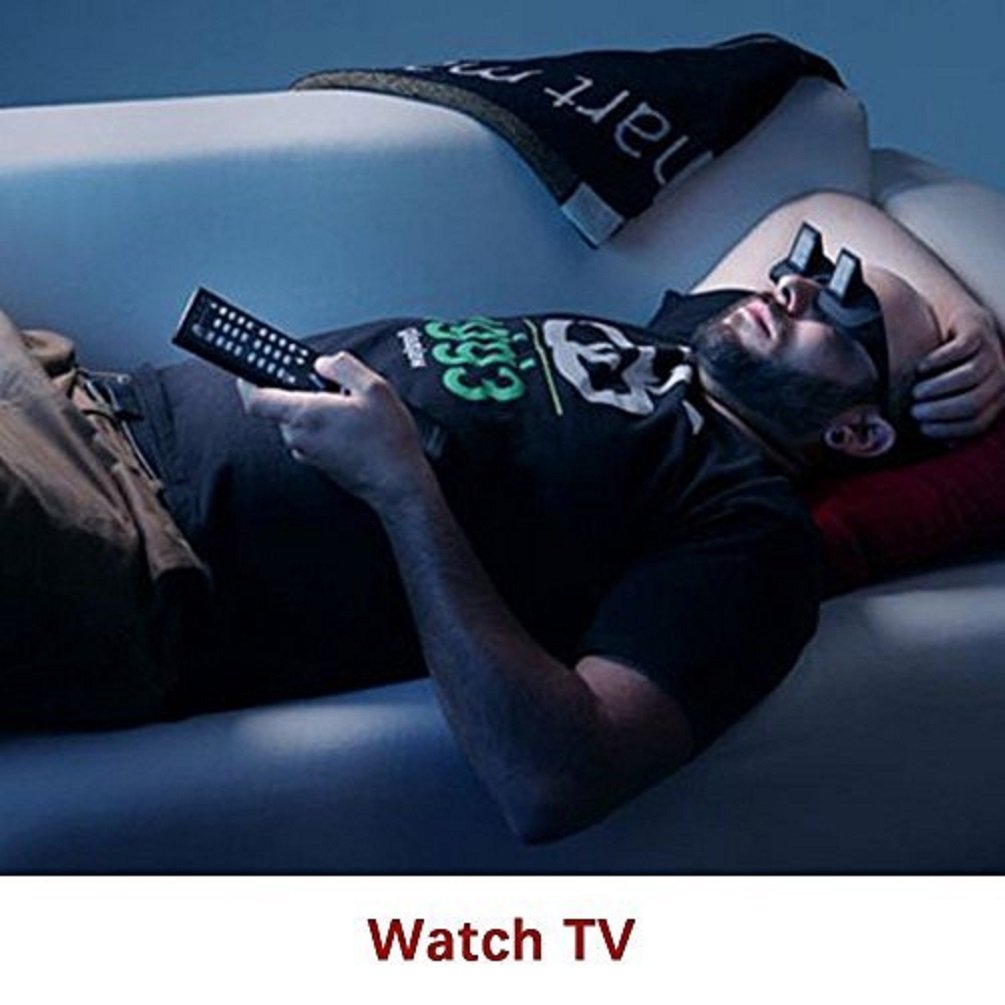 Valuu gafas en uso sobre una persona tumbada viendo televisión