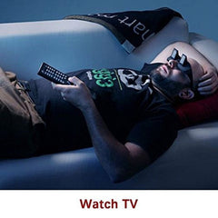 Valuu gafas en uso sobre una persona tumbada viendo televisión