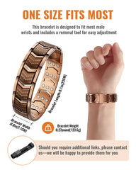 vapeples pulsera complementando un atuendo casual con estilo masculino