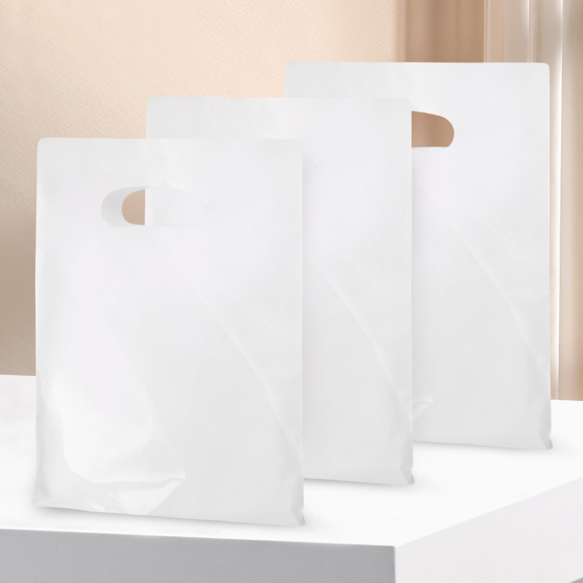 VieFantaisie bolsa con etiqueta y lazo como ejemplo de personalización atractiva