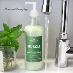 Village Naturals Therapy comparación de tamaño del frasco de 16 fl oz para referencia