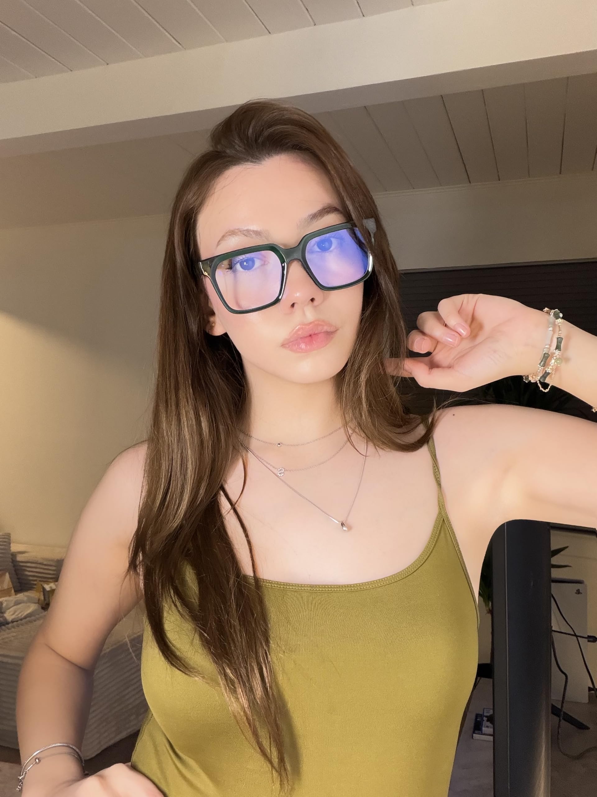 VISOONE Cougar estuche rígido abierto con paño y gafas para transporte seguro