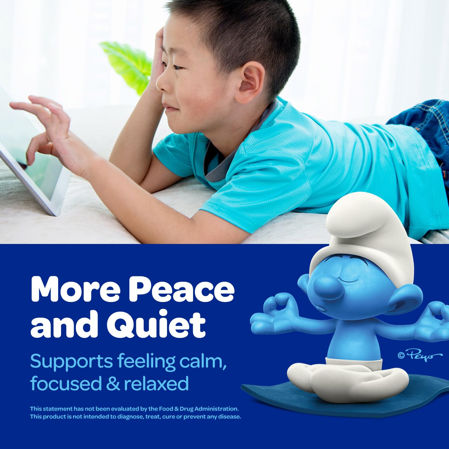 VITABURST Smurfs gominola en mano mostrando tamaño ideal para niños