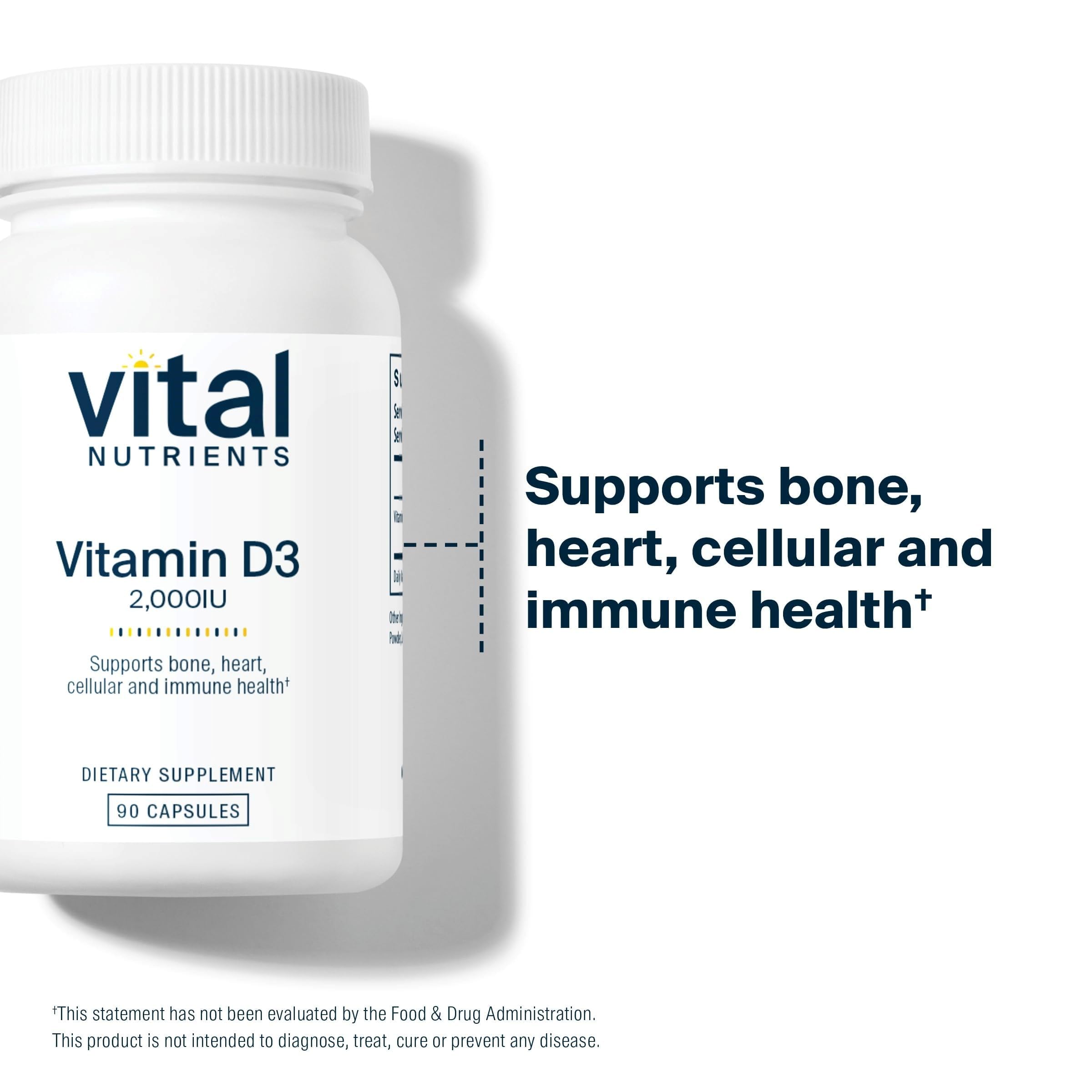 Vital Nutrients cápsula en mano para comparar tamaño y facilitar toma