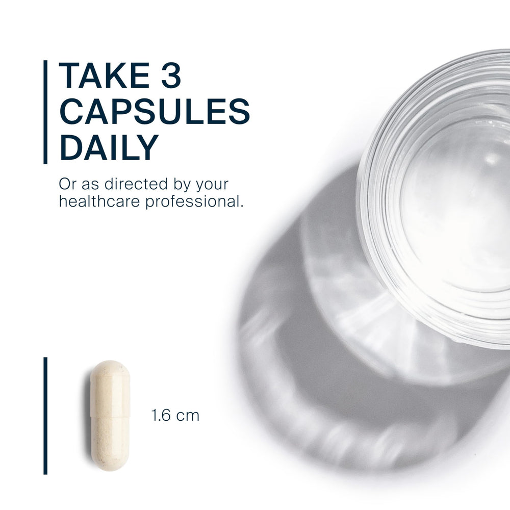 Vital Nutrients cápsulas junto a una cuchara para comparar tamaño fácilmente