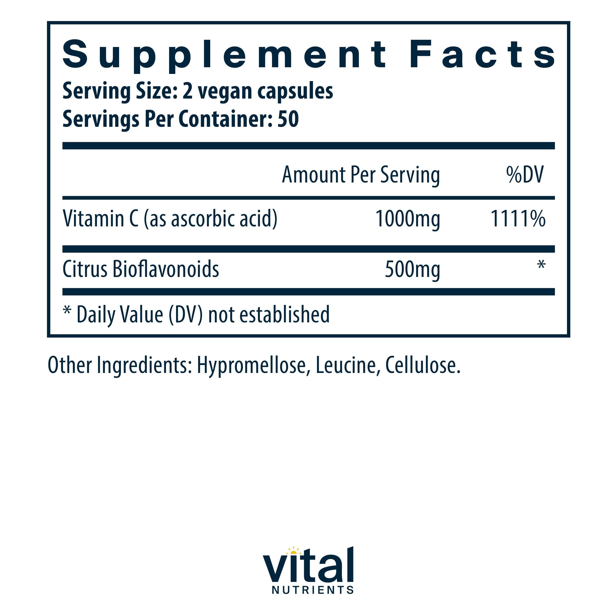 Vital Nutrients cápsulas en primer plano, textura y tamaño visibles, beneficio pureza vegana
