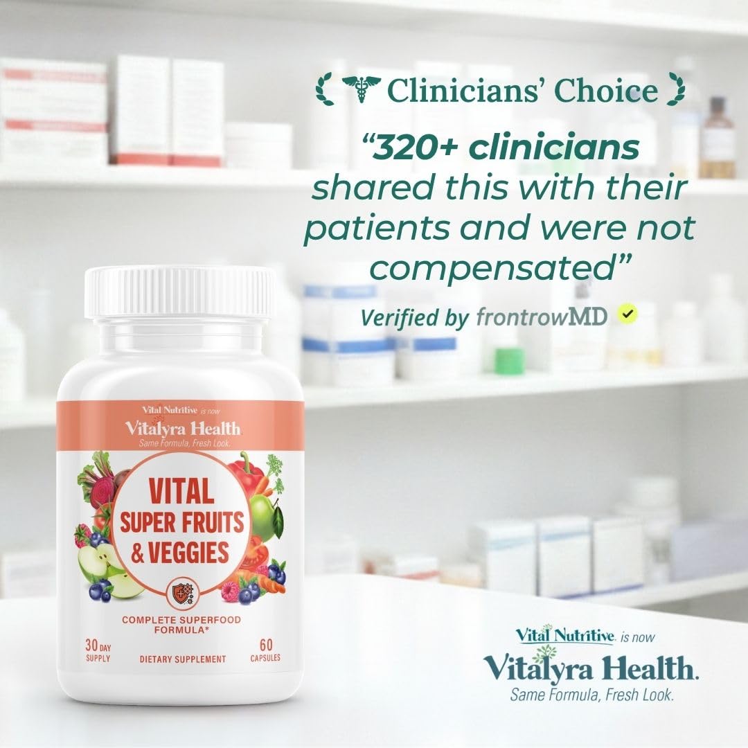 VITAL NUTRITIVE cápsulas en mano para comparar tamaño y conveniencia