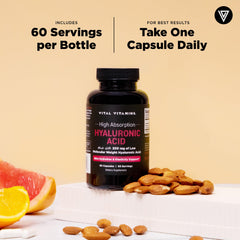 Vital Vitamins cápsula junto a una moneda para comparación de tamaño