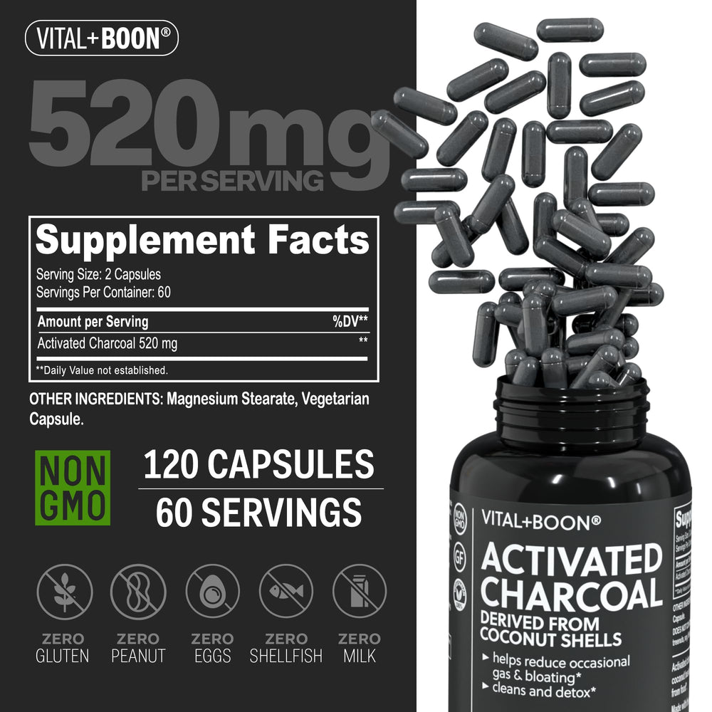 Vital+Boon cápsula abierta con contenido de carbón, muestra pureza y origen vegetal