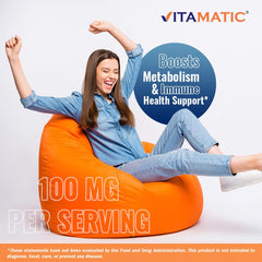 Vitamatic comparación de tamaño junto a una moneda para escala