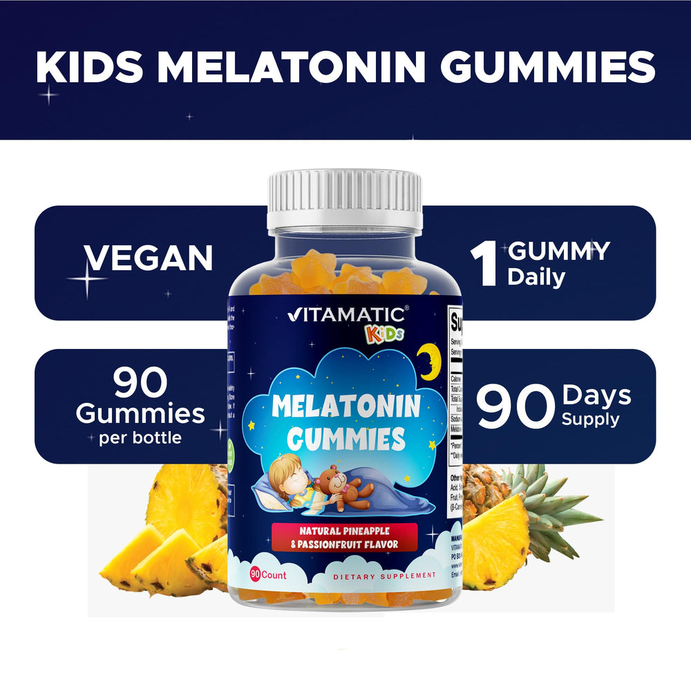 Vitamatic gomitas sobre superficie con frutas piña y maracuyá enfatizando sabor natural