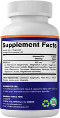 Vitamatic persona tomando cápsula, ejemplifica uso cotidiano seguro