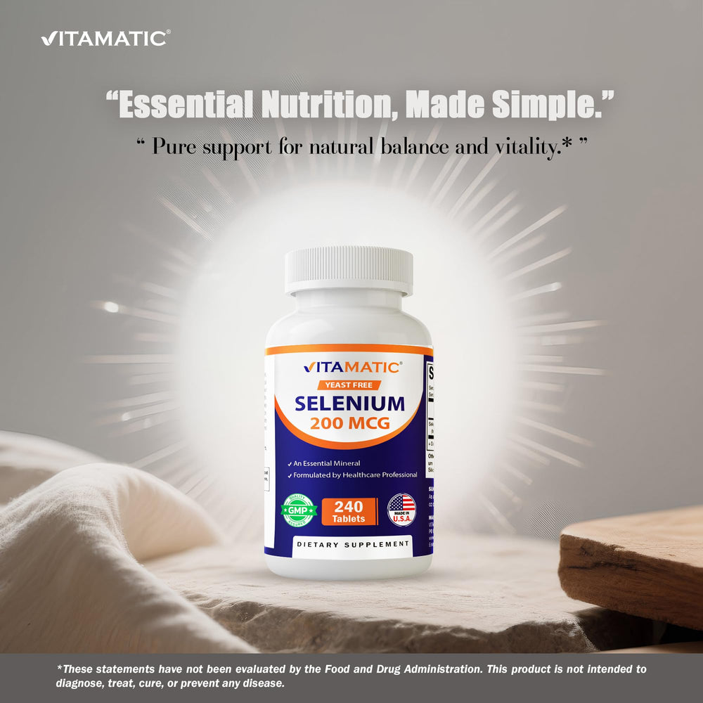 Vitamatic tabletas en mano para comparar tamaño y facilidad de ingestión