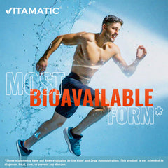 Vitamatic tabletas en mano para ver tamaño y facilidad de toma