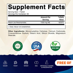 Vitamatic tabletas sostenidas en mano para apreciar tamaño y facilidad de ingesta
