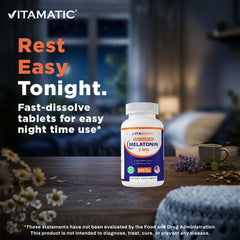 Vitamatic tabletas en mano mostrando tamaño y escala accesible
