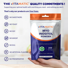 Vitamatic comparación de tamaño del envase con manos para escala