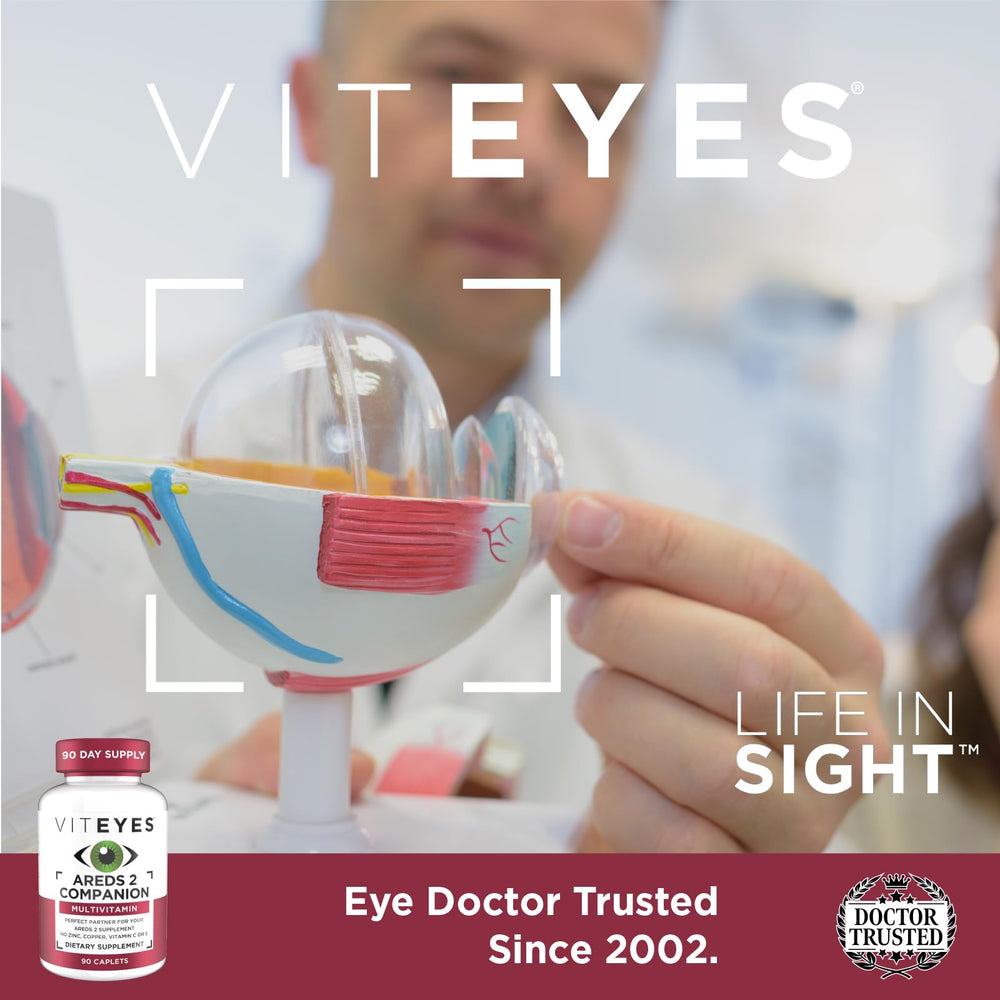 Viteyes cápsula en mano demostrando tamaño y dosificación sencilla