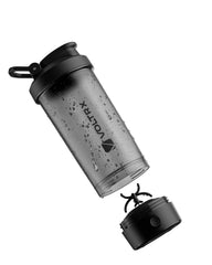 VOLTRX vertiendo batido liso listo para beber