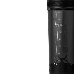 VOLTRX Gallium en uso en gimnasio mezclando batido cremoso en segundos