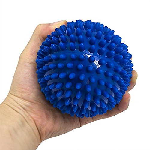 VORNNEX mano sosteniendo la pelota roja demostrando control y precisión