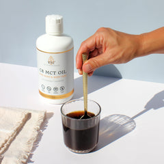 VTC aceite vertido en café, aporta energía rápida y sin sabor