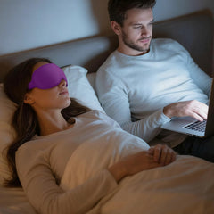 Vynix máscara en ambiente de descanso ilustrando uso en meditación y siesta