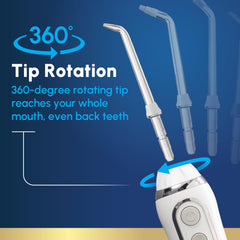 Waterpik comparación de tamaño en mano indicando portabilidad y ergonomía