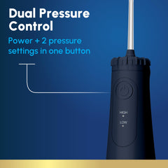 Waterpik Cordless Gem comparación de tamaño junto a un cepillo dental