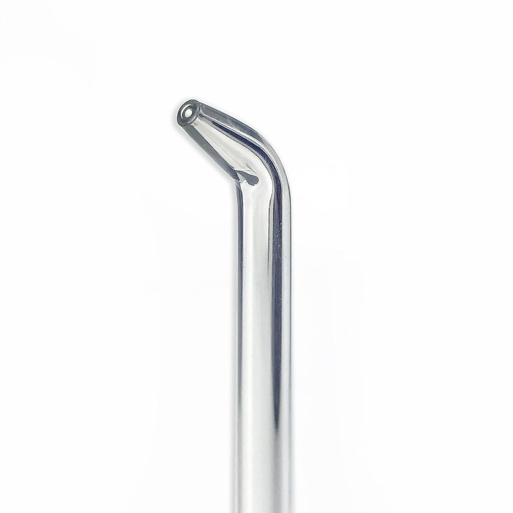 Waterpik punta Precision en uso irrigador limpiando entre dientes beneficio eliminación placa