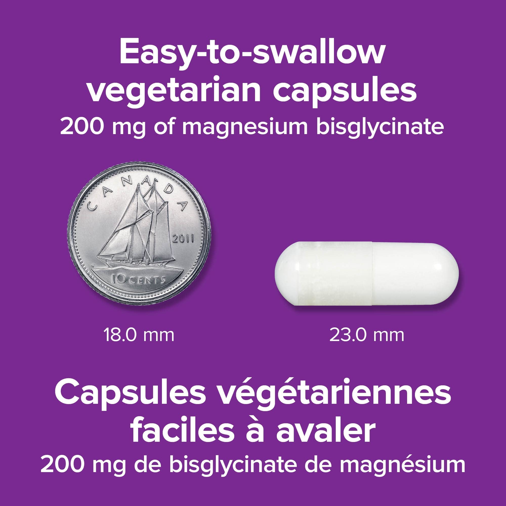 Webber Naturals cápsula en mano para comparar tamaño, beneficio dosis cómoda