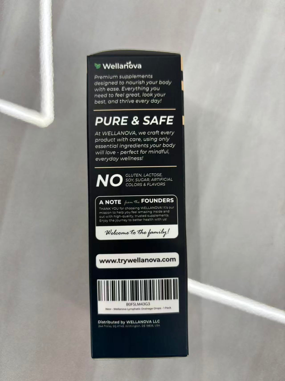 Wellanova gotas en vaso con agua para mezcla sin sabor fuerte