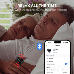 Wellue O2Ring-S colocado durante el sueño mostrando monitorización nocturna segura