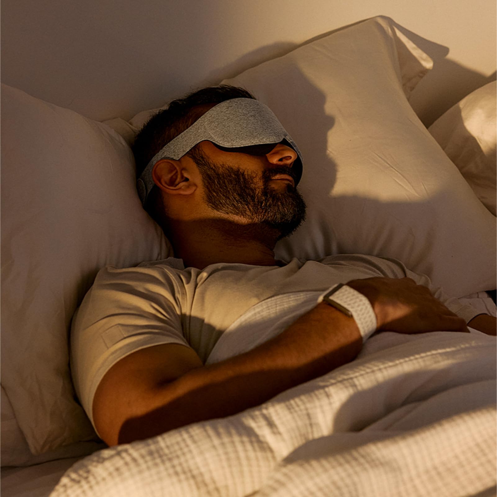 Whoop contorno ocular diseñado para reducir presión y mejorar sueño
