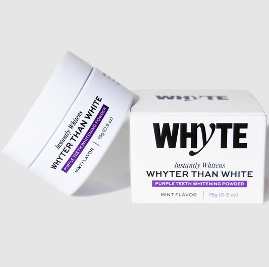 Envase frontal de WHYTE Purple Teeth Whitening Powder con apariencia profesional y efecto inmediato