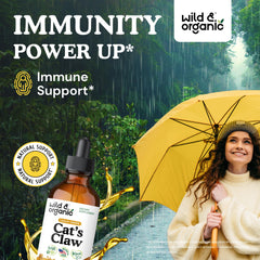 Wild & Organic cuentagotas en mano listo para dosificar con precisión