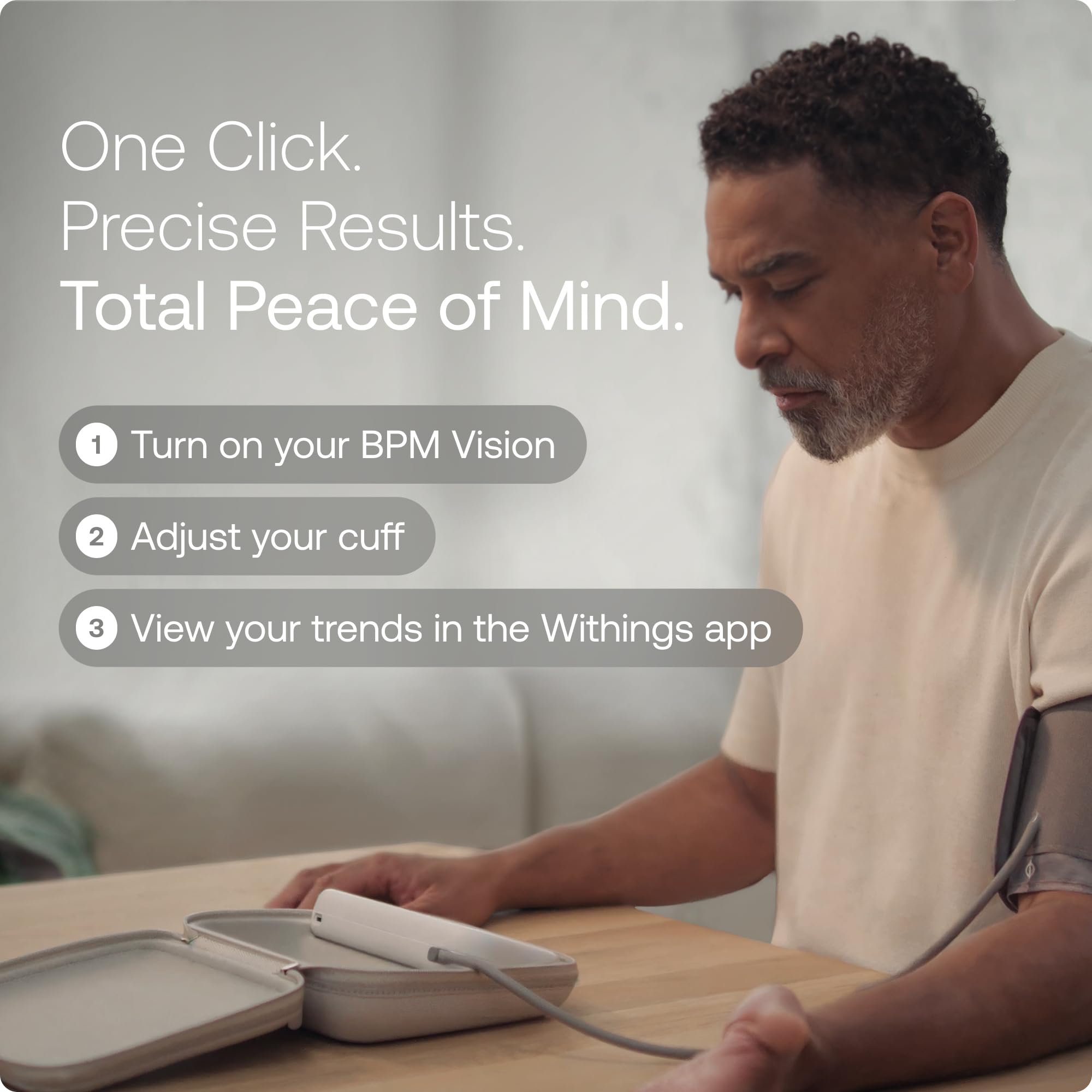 Withings BPM Vision manguito ajustable en detalle, asegura medición cómoda