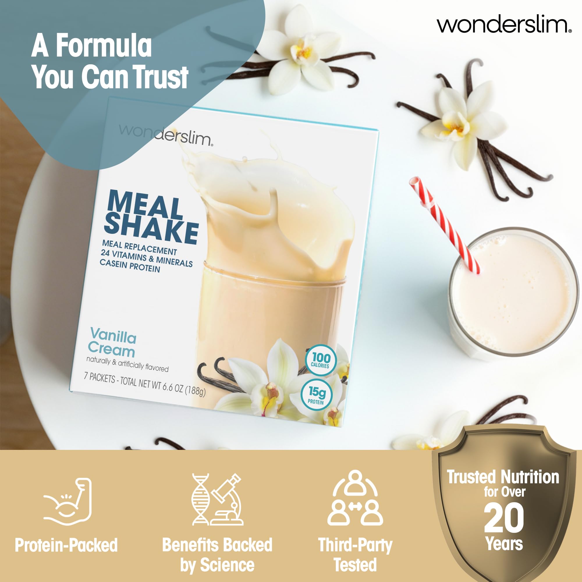 WonderSlim sobre en mano junto a botella para mezclar fácilmente