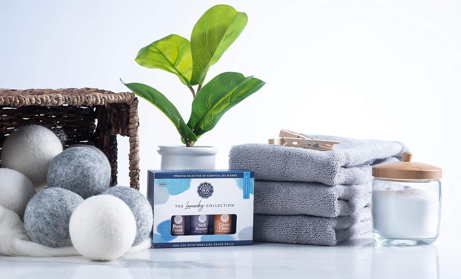 Woolzies bolas de secadora en máquina en uso, frescura eficiente en ropa