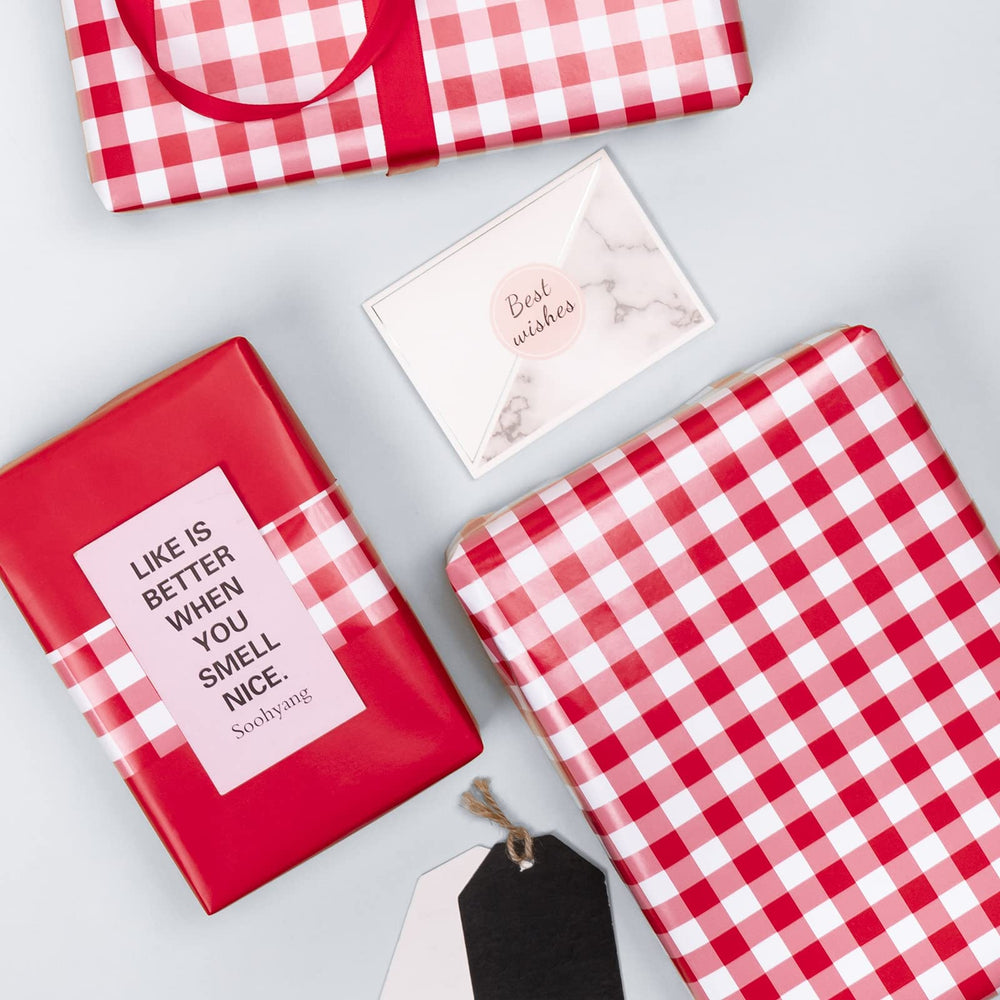 WRAPAHOLIC ambientación en mesa de fiesta con regalos, aporta estilo clásico y coordinado