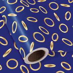 WRAPAHOLIC detalle de anillos dorados sobre azul, realza diseño temático