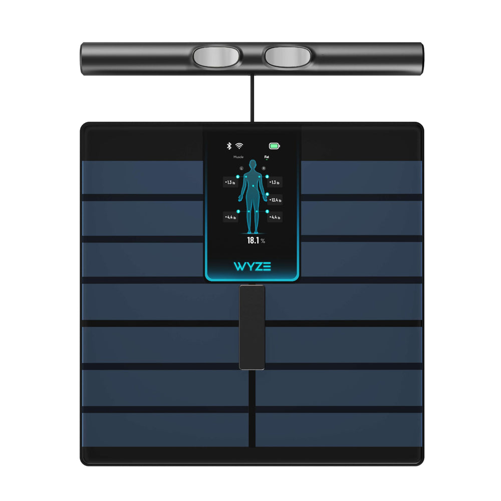 WYZE SCALE frente con pantalla a color mostrando métricas, lectura clara instantánea