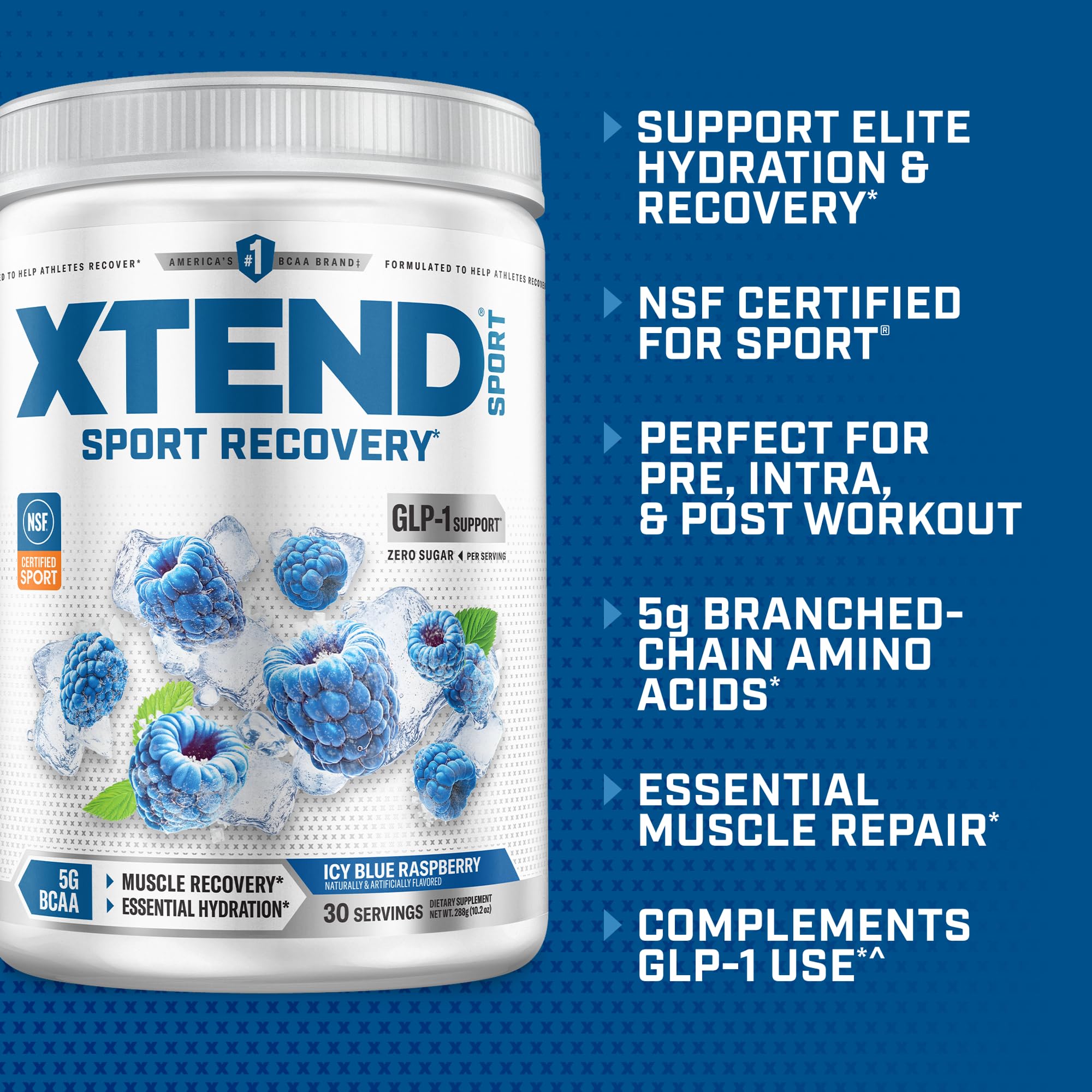 Xtend vaso con bebida azul raspbery en uso, hidratación rápida durante el entrenamiento