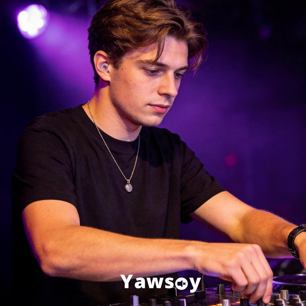 Yawsoy en festival nocturno uso real disfruta música cuidando audición