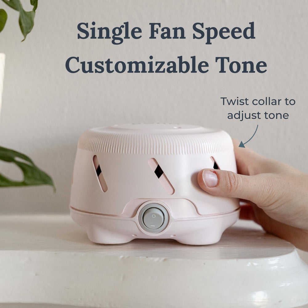 YOGASLEEP Dohm Uno detalle del conector y cable de 6 pies para uso seguro